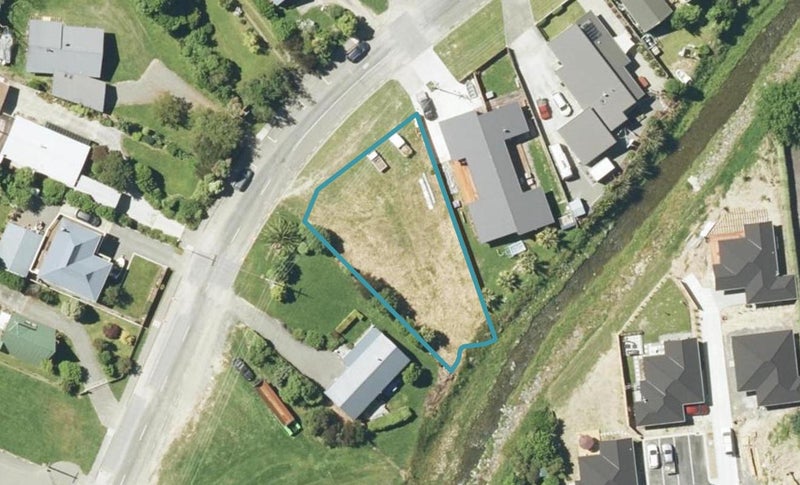 11A Beach Road, Waikawa, Picton - Carousel 1