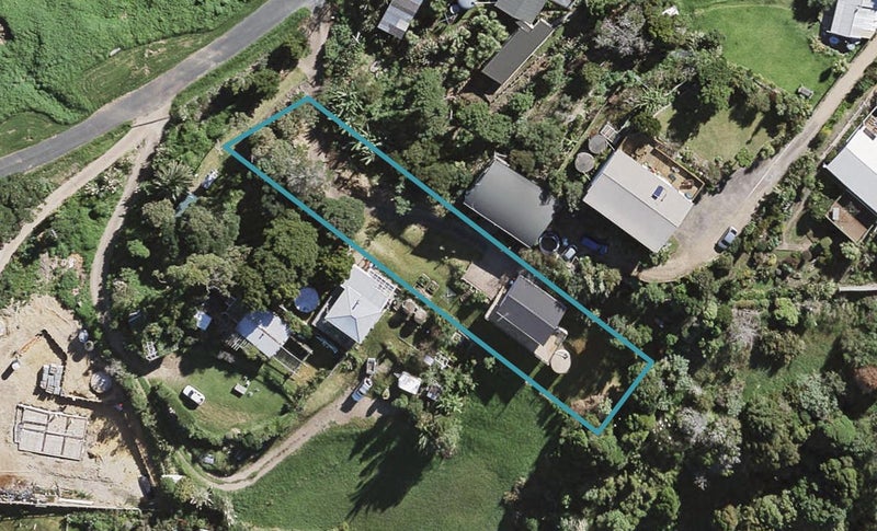12 Park Road, Surfdale, Waiheke Island - Carousel 1