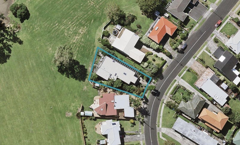 130 Tiraumea Drive, Pakuranga, Auckland - Carousel 1