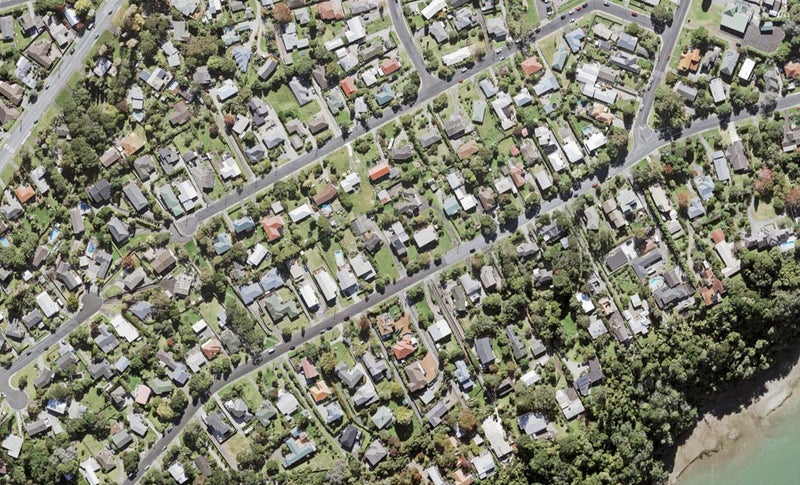 1/75 Cliff View Drive, Green Bay, Auckland - Carousel 1