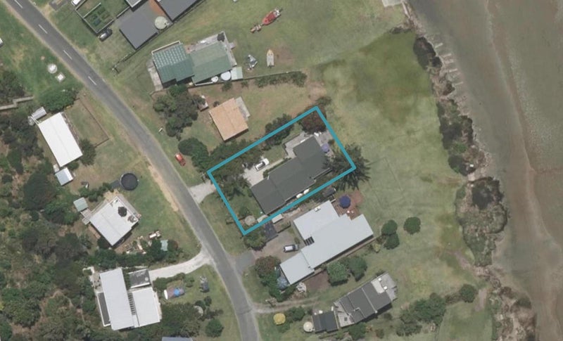 33 Lincoln Street, Mangawhai Heads, Mangawhai - Carousel 1