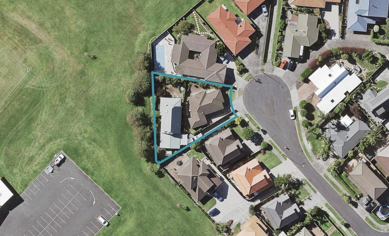 2/12 Emma Court, Northpark, Auckland - Carousel 1