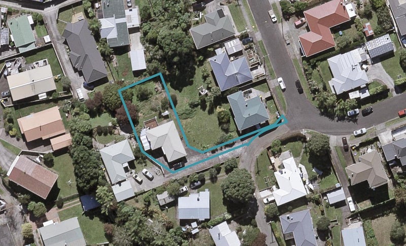 13A York Crescent, Westown, New Plymouth - Carousel 1