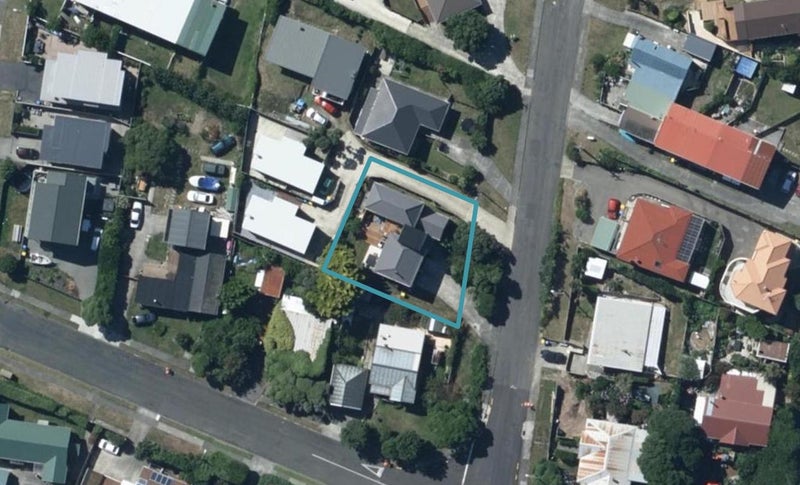 17 Richard Street, Titahi Bay, Porirua - Carousel 1