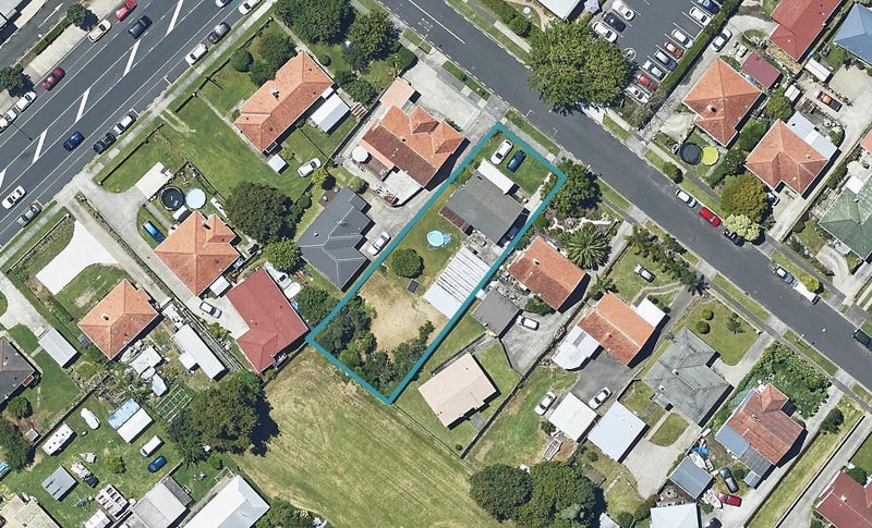 24 Nineteenth Avenue, Tauranga South, Tauranga - Carousel 1
