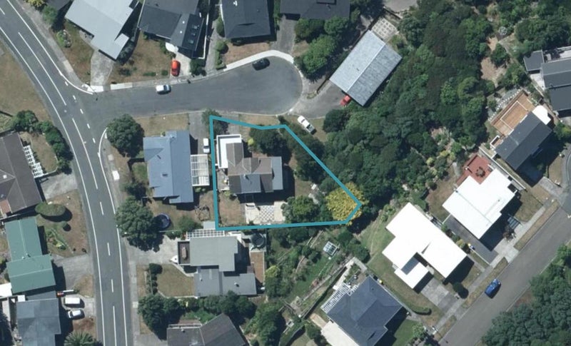 6 Luff Place, Whitby, Porirua - Carousel 1