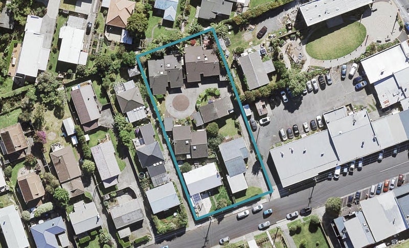 3/23 Sunnyhaven Avenue, Beach Haven, Auckland - Carousel 1