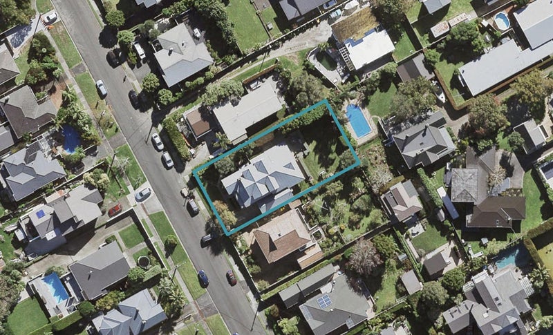 15 Palmerston Road, Birkenhead, Auckland - Carousel 1