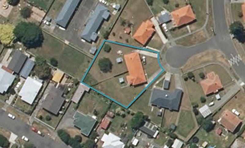 19 Goldsmith Crescent, Levin, Levin - Carousel 1