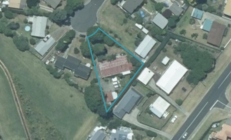 14 Nicholas Avenue, Whitianga - Carousel 1