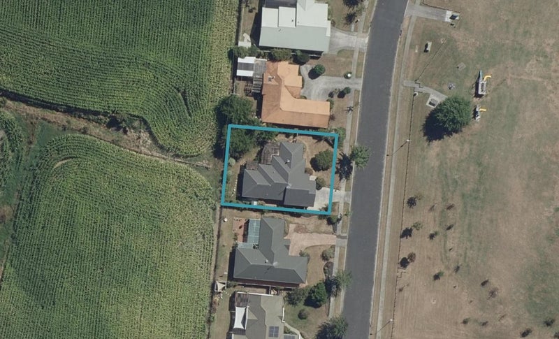 284 Grandview Road, Western Heights, Hamilton - Carousel 1