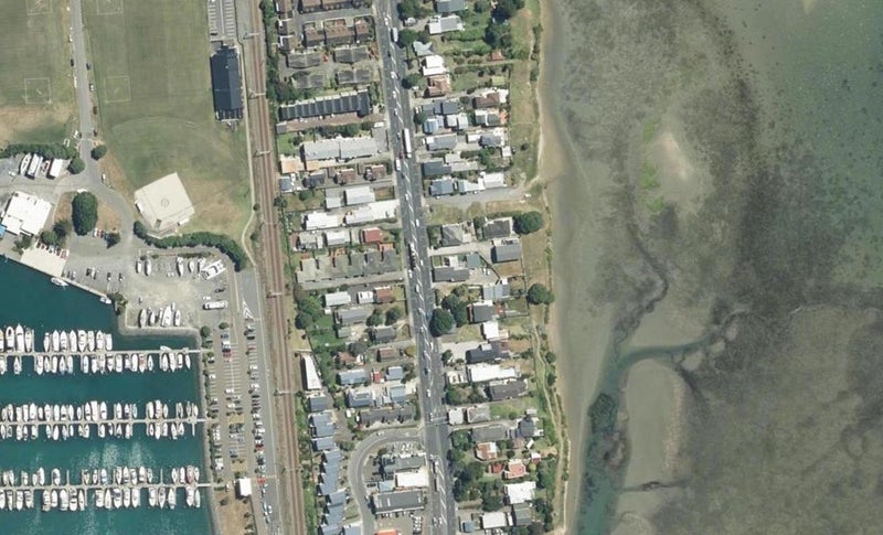 30 Mana Esplanade, Paremata, Porirua - Carousel 1