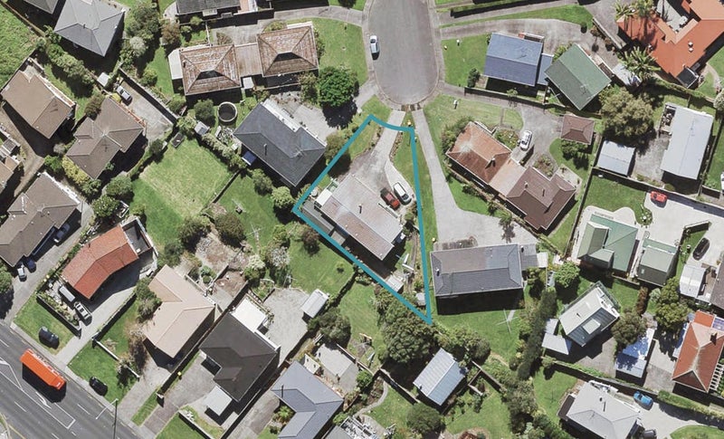 10 Ian Place, Glendene, Auckland - Carousel 1