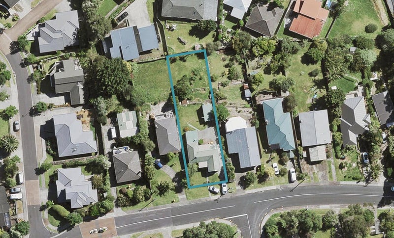 51 Derwent Crescent, Titirangi, Auckland - Carousel 1