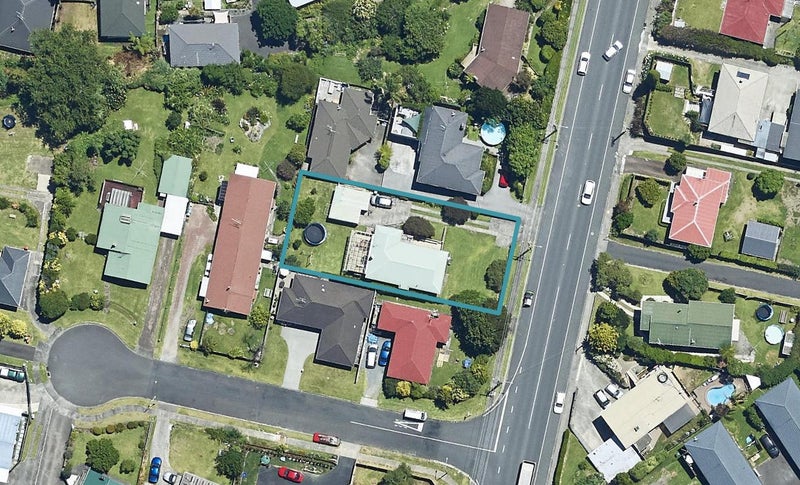 32 Otumoetai Road, Judea, Tauranga - Carousel 1