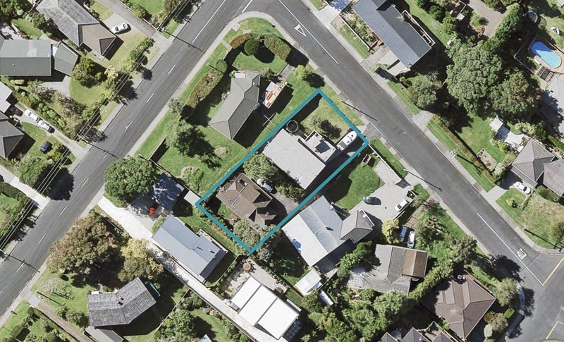 3B Avoca Road, Cockle Bay, Auckland - Carousel 1