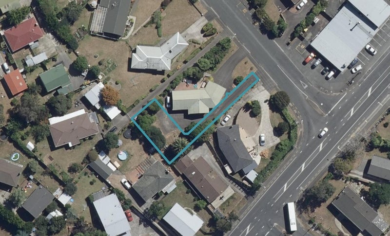 4/3 Gibson Road, Dinsdale, Hamilton - Carousel 1