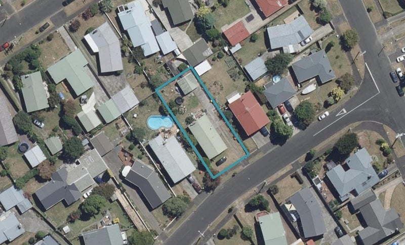 5 Patrick Place, Fitzroy, Hamilton - Carousel 1