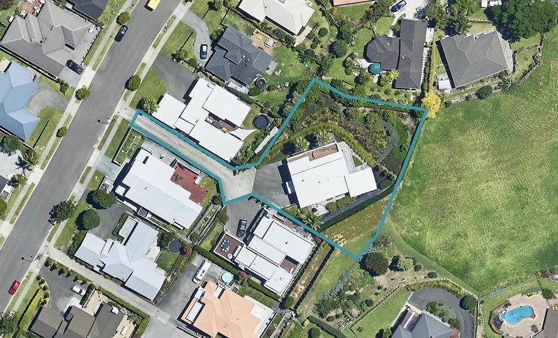 226 Castlewold Drive, Bethlehem, Tauranga - Carousel 1
