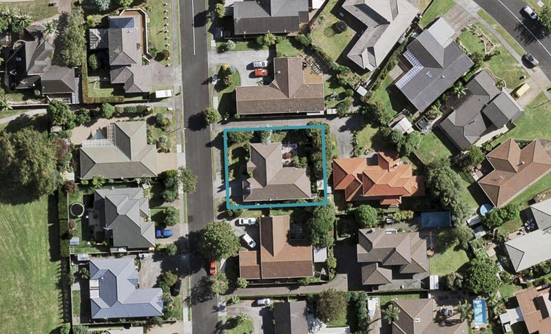 8 Len Garlick Place, Pahurehure, Papakura - Carousel 1