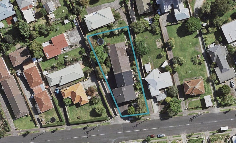 2/34 Grande Vue Road, Hillpark, Auckland - Carousel 1