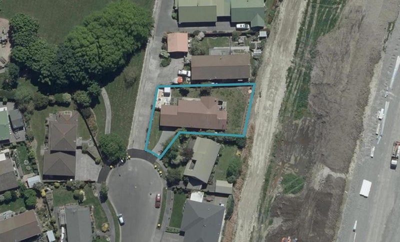 14 Langham Place, Redwood, Christchurch - Carousel 1