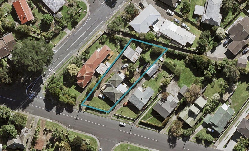 12 Exmouth Road, Northcote, Auckland - Carousel 1