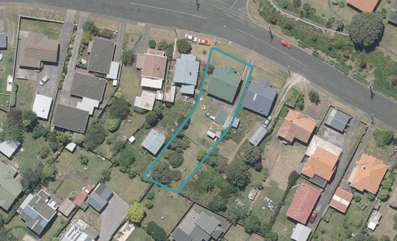 13 Fergusson Street, Springvale, Whanganui - Carousel 1