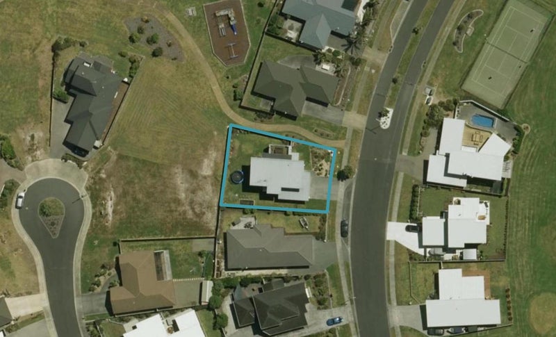 18 Key West Drive, One Tree Point - Carousel 1