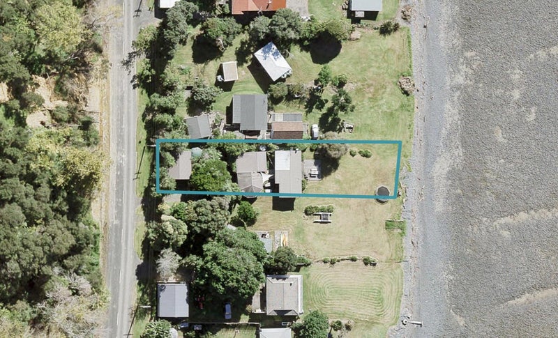 1870 East Coast Road, WHAKATIWAI, MIRANDA - Carousel 1