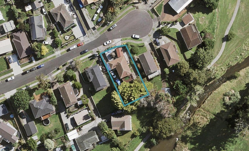 37 McQuarrie Avenue, Wattle Downs, Auckland - Carousel 1