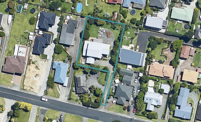 15 Milton Road, Otumoetai, Tauranga - Carousel 1