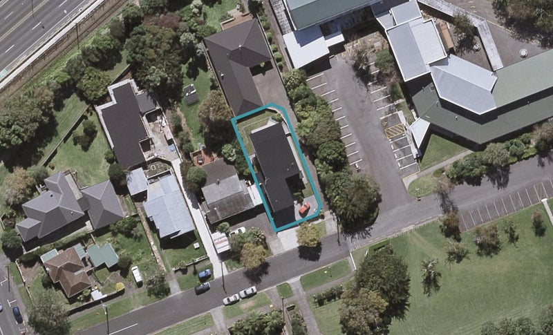 7 Pukaka Street, Strandon, New Plymouth - Carousel 1