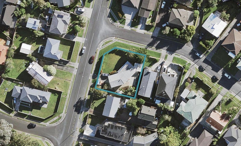 10 Canberra Avenue, Lynfield, Auckland - Carousel 1