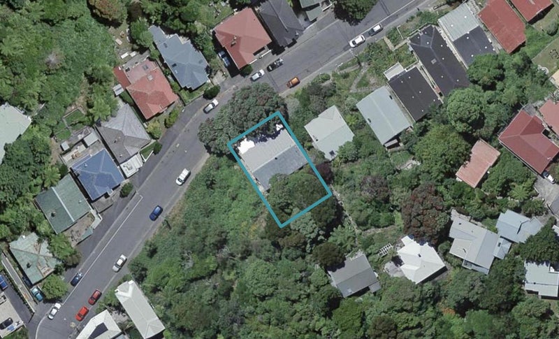 18 Adams Terrace, Aro Valley, Wellington - Carousel 1