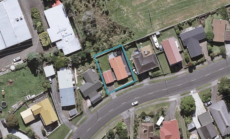 13 Puketotara Street, Highlands Park, New Plymouth - Carousel 1