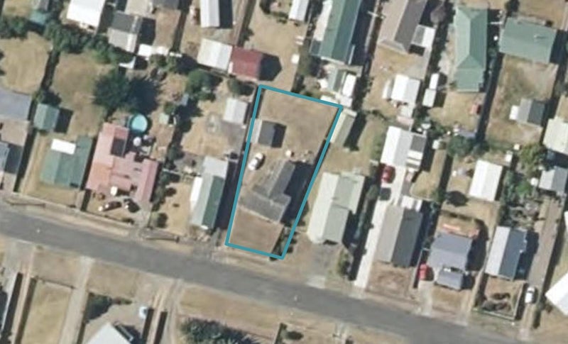 15 Hennessey Street East, Foxton Beach, Foxton - Carousel 1