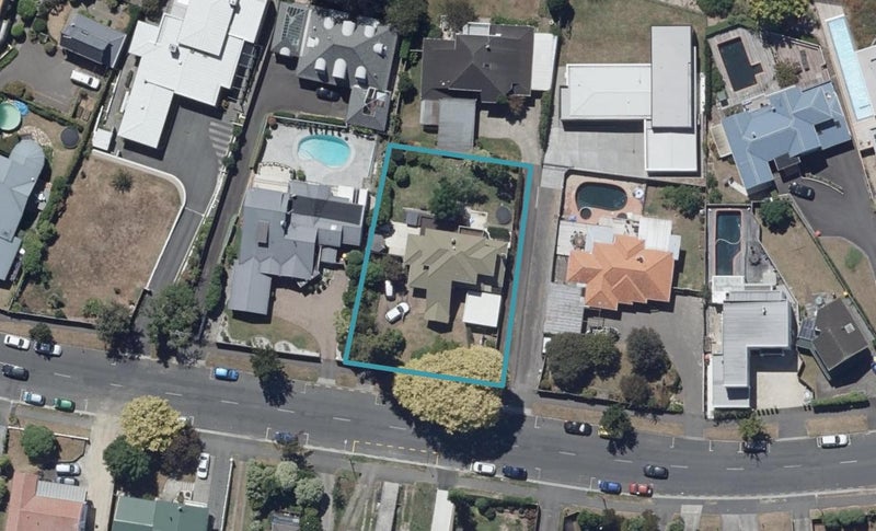 46 Lake Crescent, Hamilton Lake, Hamilton - Carousel 1