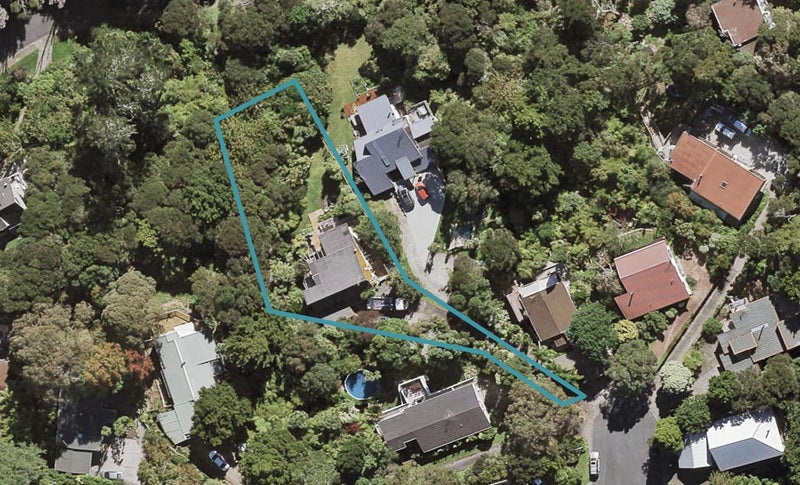 13 Tranquil Glade, Hillcrest, Auckland - Carousel 1