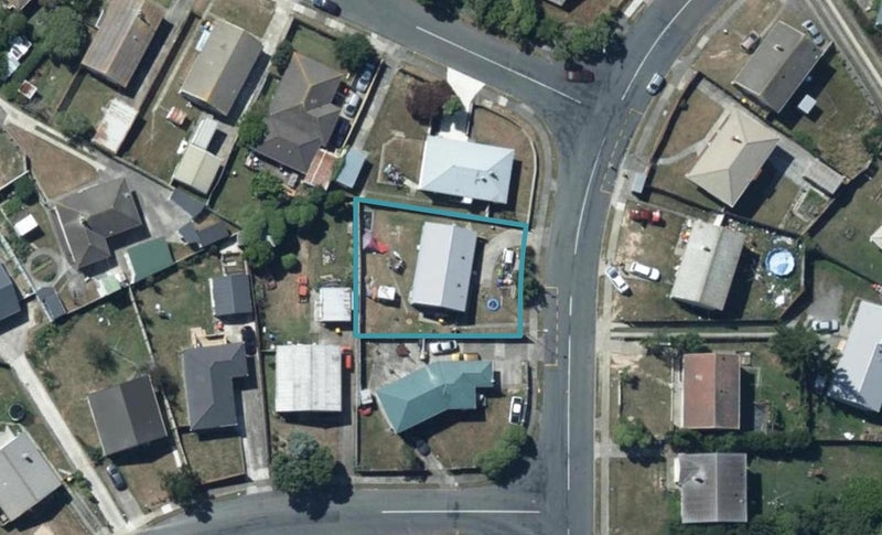 22 Takapuwahia Drive, Takapuwahia, Porirua - Carousel 1