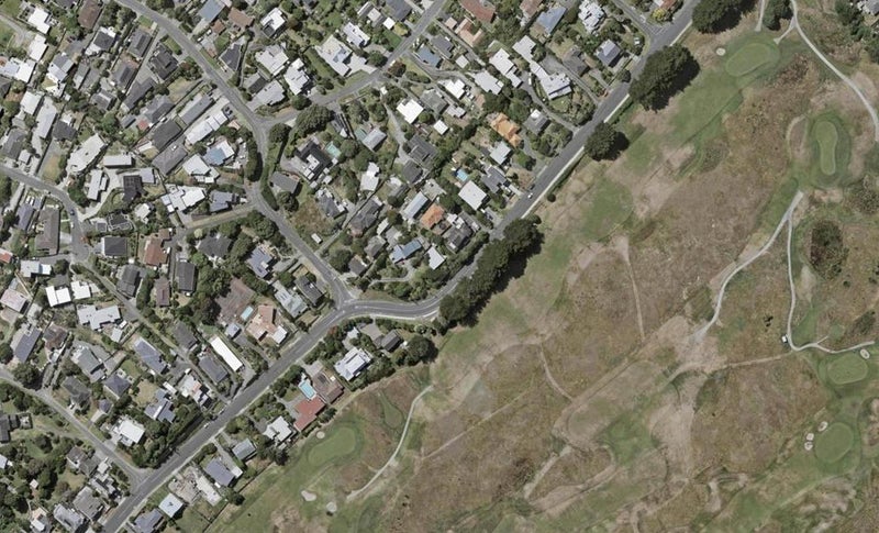 75 Golf Road, Paraparaumu Beach, Paraparaumu - Carousel 1