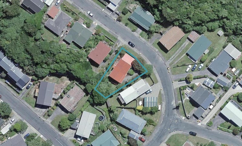 7 Fiona Grove, Karori, Wellington - Carousel 1