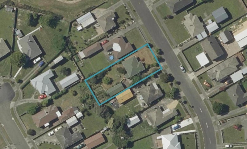 64 Clyde Crescent, Roslyn, Palmerston North - Carousel 1