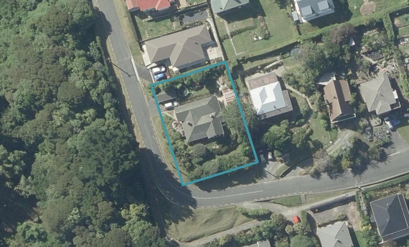 16 Wanaka Street, Ravensbourne, Dunedin - Carousel 1