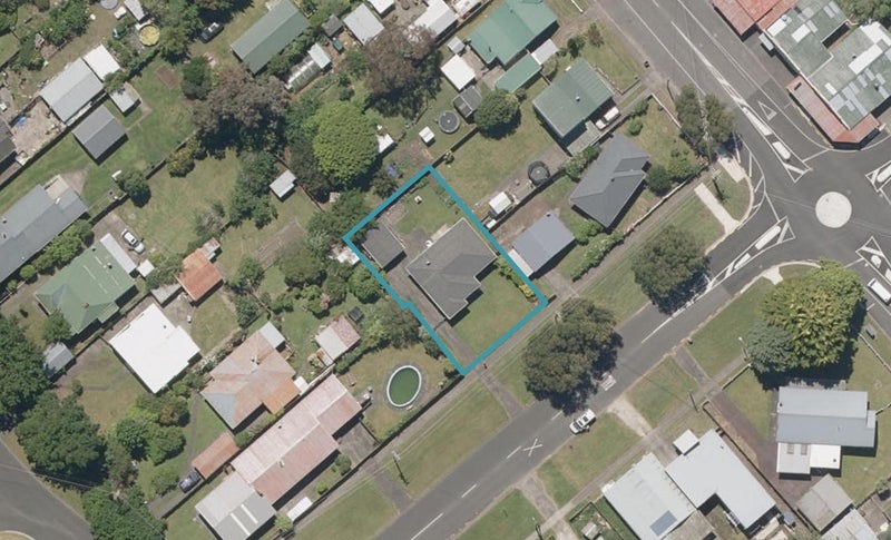 7 Kitchener Street, Whanganui East, Whanganui - Carousel 1