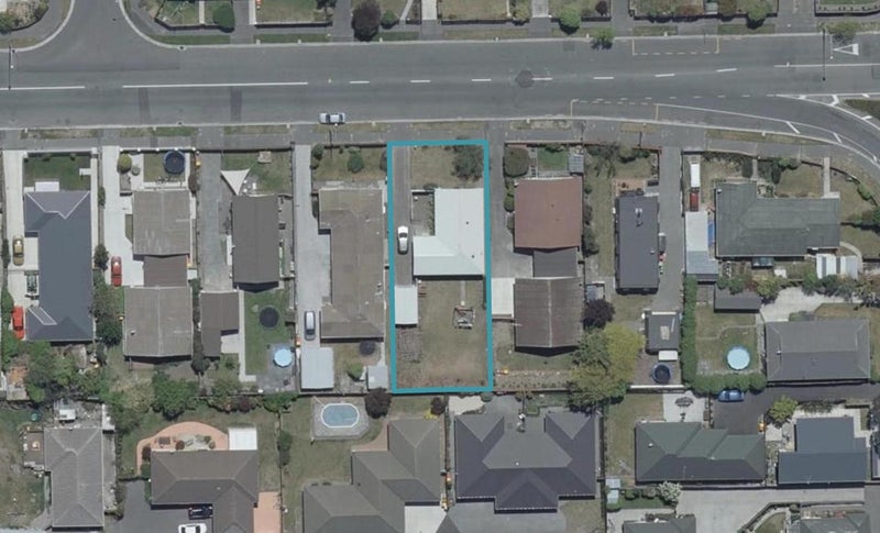 9 Queenspark Drive, Parklands, Christchurch - Carousel 1