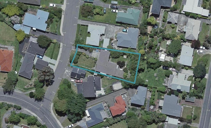 4 Park Avenue, Tawa, Wellington - Carousel 1