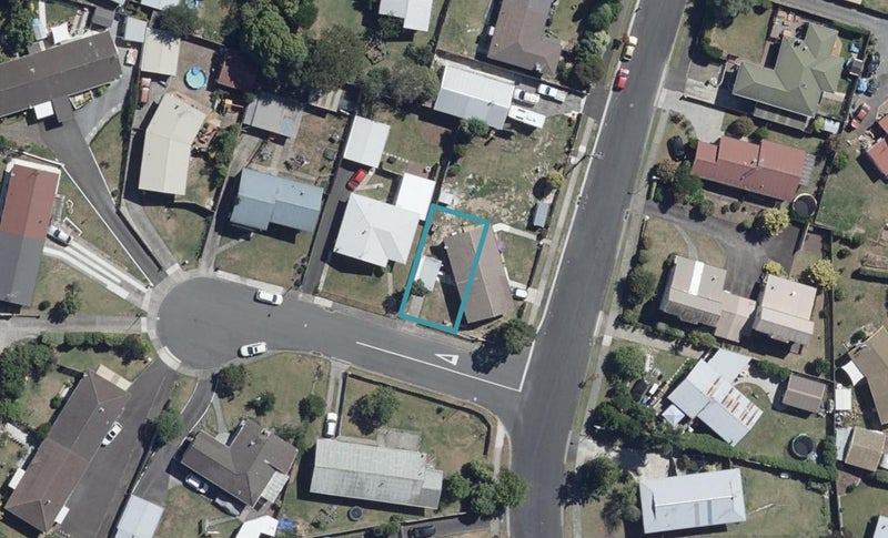 2/2 Wedgewood Place, Dinsdale, Hamilton - Carousel 1