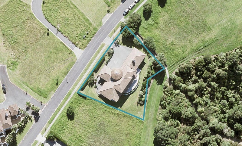 324 Pinecrest Drive, Gulf Harbour, Whangaparaoa - Carousel 1