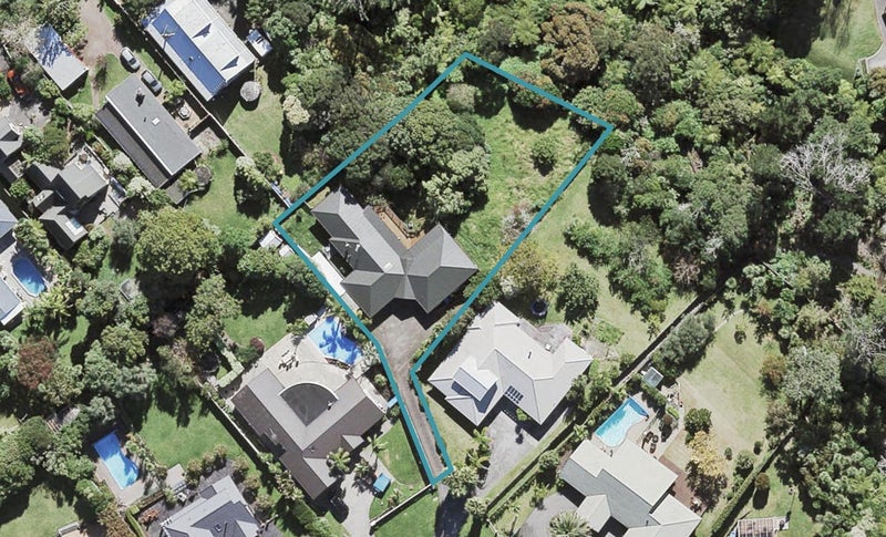 20 Windfall Grove, Greenhithe, Auckland - Carousel 1